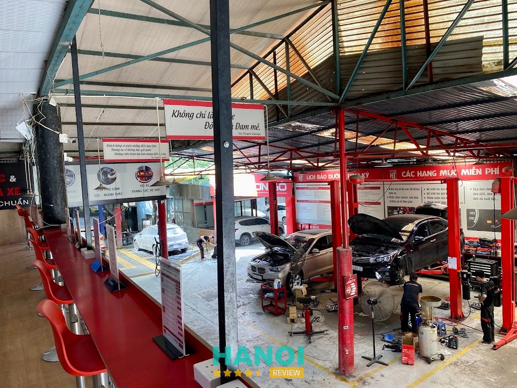 Khu vực chăm sóc xe tại Hà Thành Garage