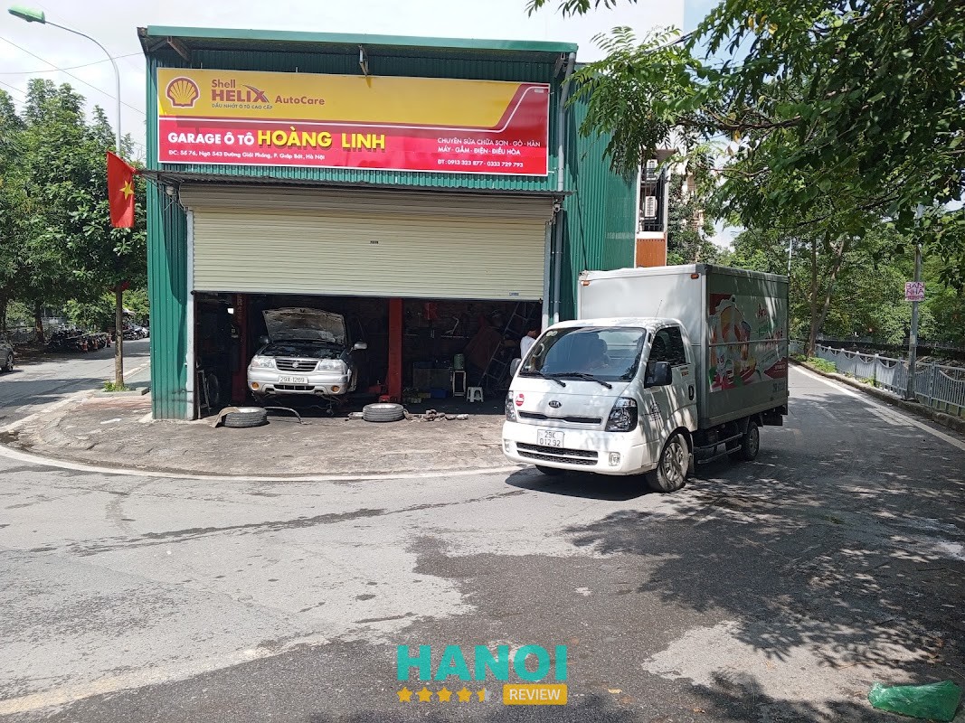 Khu vực sửa chữa tại Gara Hoàng Linh