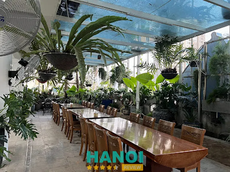 Hải sản Biển Đông: 2 ngõ 84 Trần Thái Tông, P. Cầu Giấy