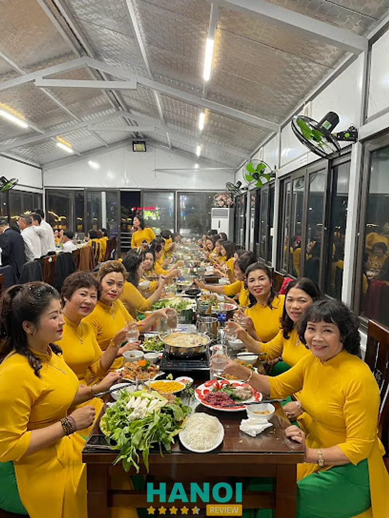 Nhà hàng Hương Biển: ngõ 160 Cổ Loa, X. Đông Anh