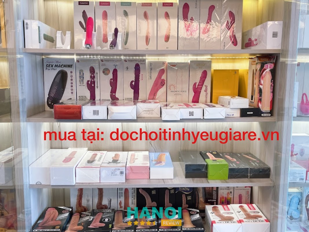 Không gian mua sắm tại cửa hàng 240 Bùi Thị Xuân